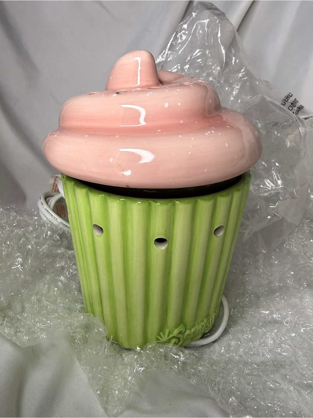 Scentsy Cupcake Warmer Box - Pink and Green Mid Size - retired